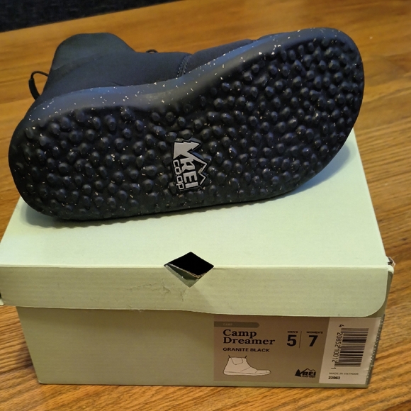 REI Camp Dreamer Booties New - Picture 2 of 2